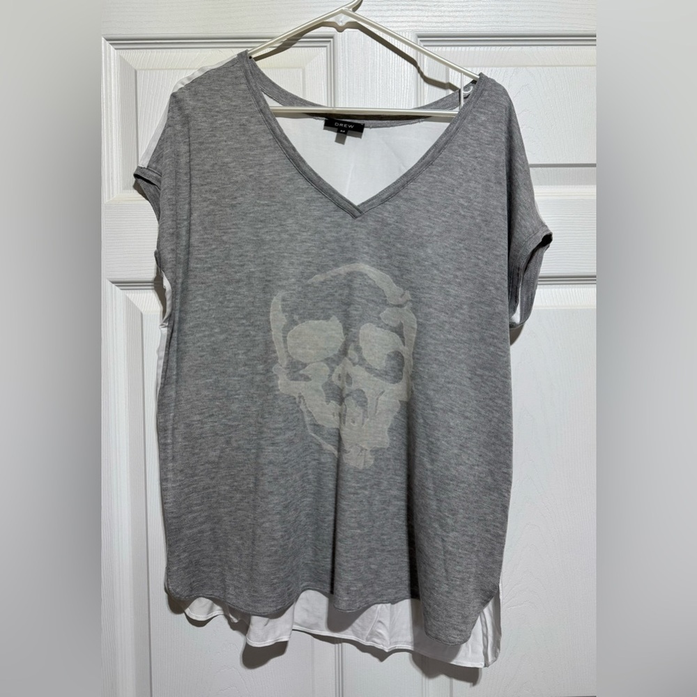 DREW WOMENS SKULL TOP MEDIUM NEW NO TAGS